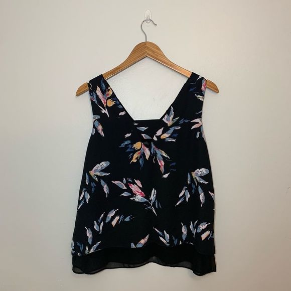 1.State Floral Layered Double V Neck Tank Size M - Picture 2 of 8